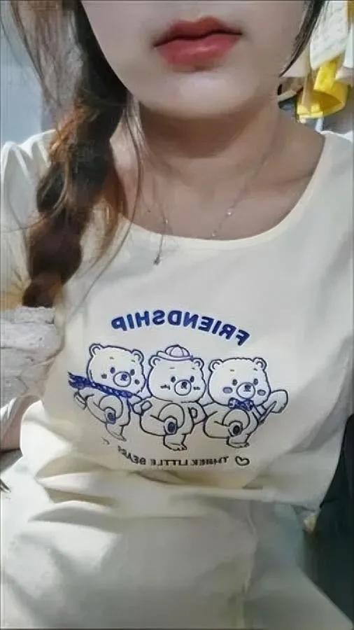 红包里只有5块，他却把整单血汗递给我。

我愣了0.1秒，转身回屋。

把冰箱里