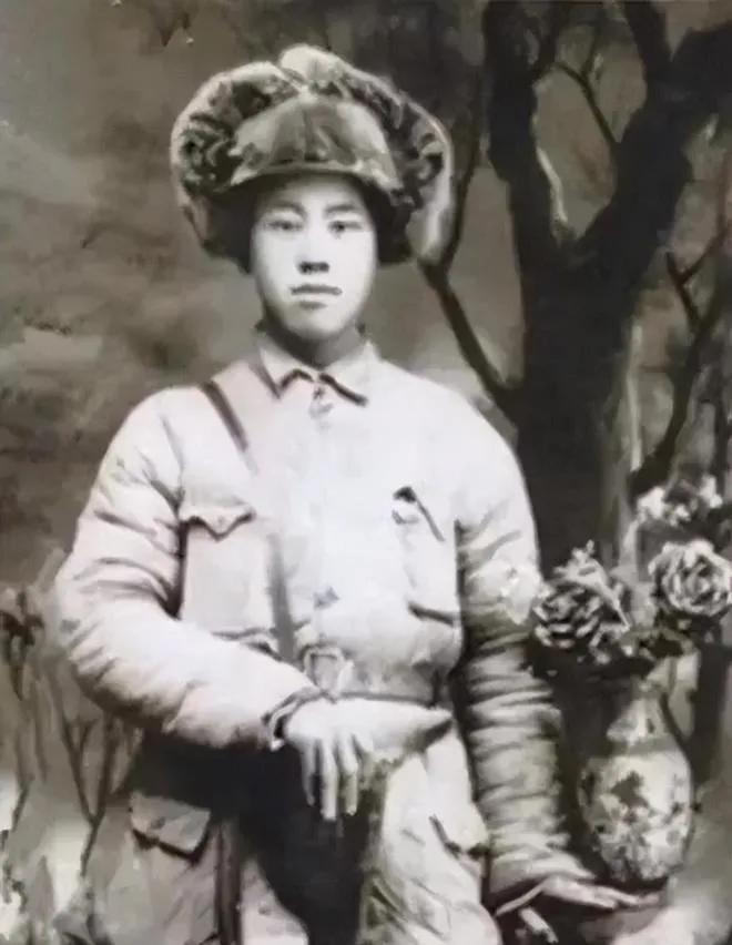 1936年，一位孕妇被日军押到了刑场，，残忍的日军先是将孕妇杀害，随后又划开她的