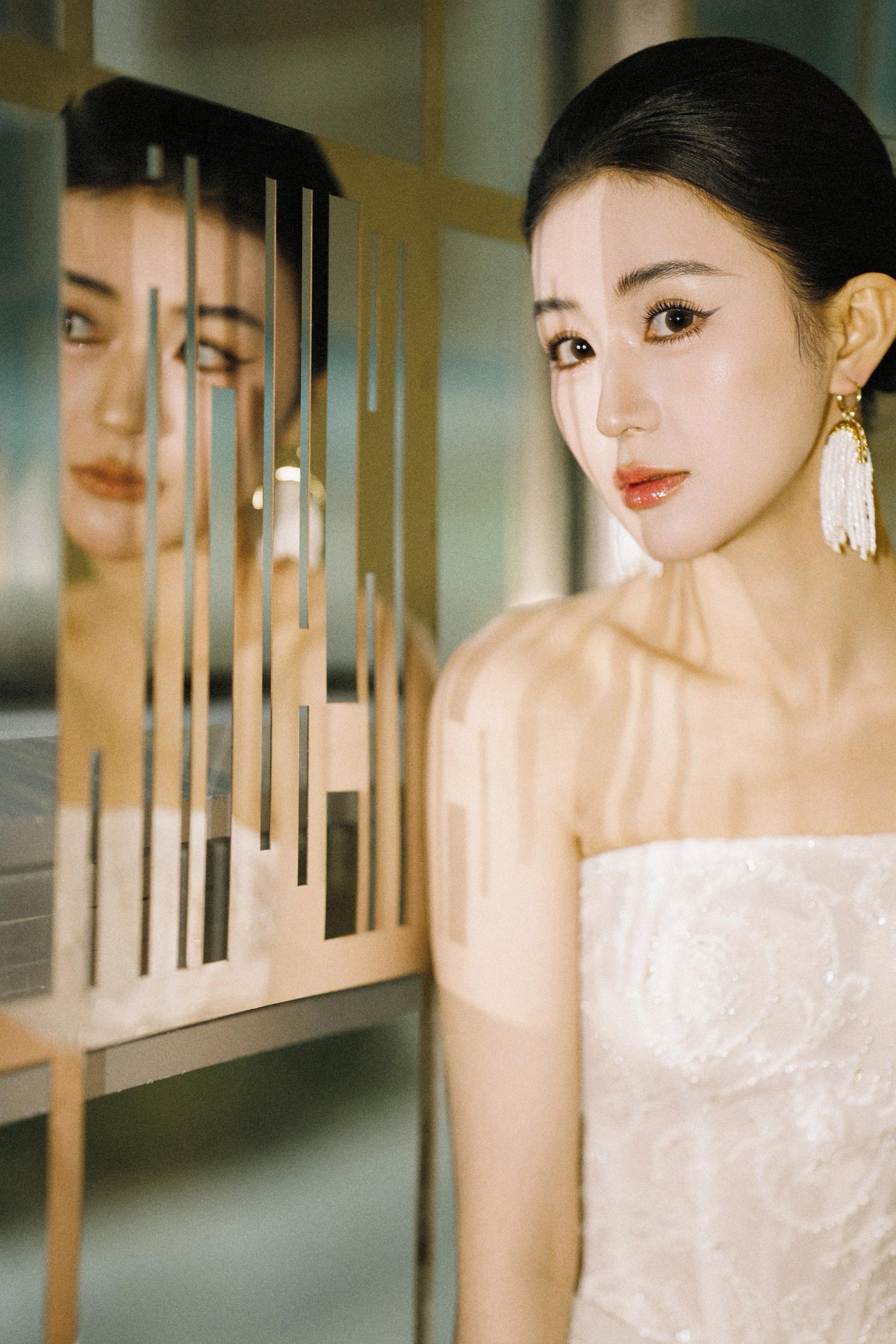 关于我的婚礼💒。婚礼那天.我没有像别人结婚一样.挽着爸爸的胳膊走上台...