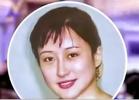 2001年，空姐杨旸与有妇之夫郭介明相会。二人温存过后，随即发生冲突。冲突的结果