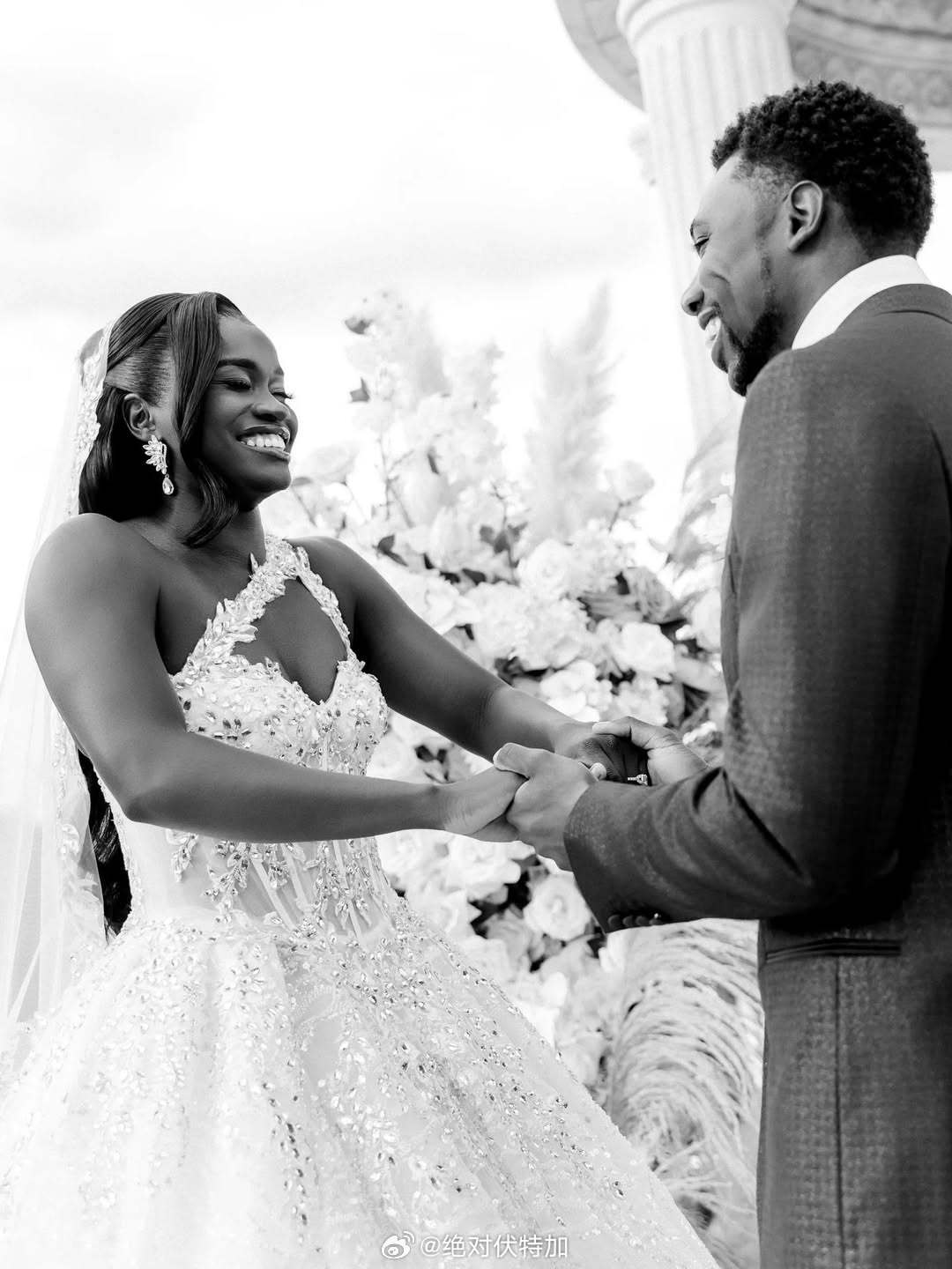 Noah Lyles 诺亚莱尔斯与牙买加 Junelle Bromfield 完