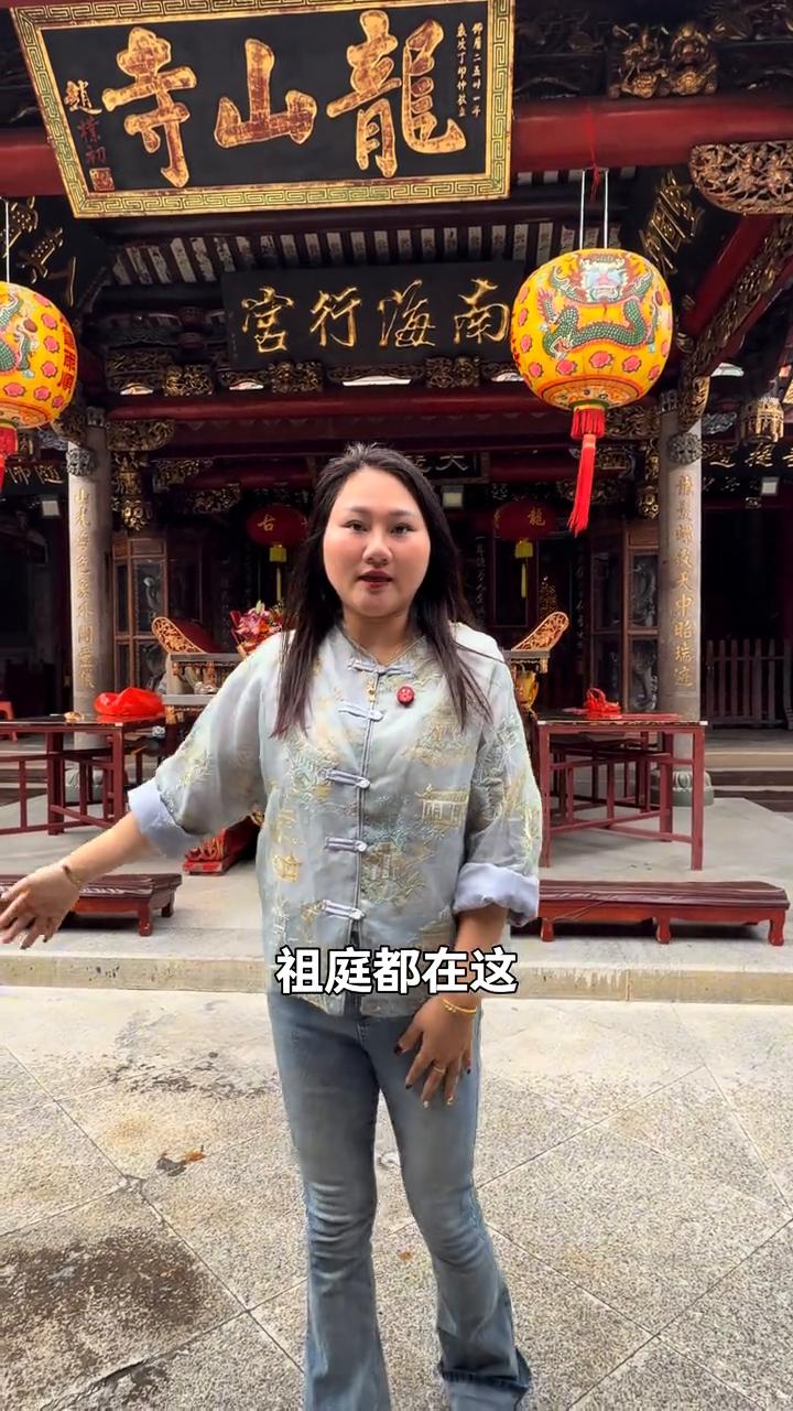 你见过一千零八只手的观音吗？全国很多千手观音只用几十只手来象征，而这里是实打实的