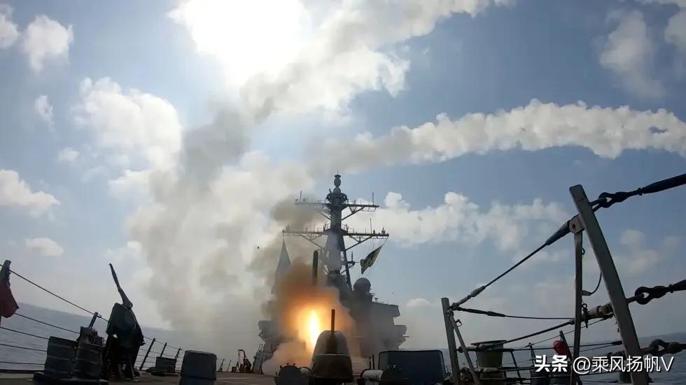 战争进入第四天，伊朗发动了10多轮反击，海陆空三线全开，直指美以的核心命脉。
