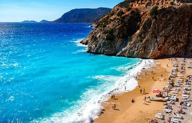 人老了，心态不一样了喽。俄乌战争开始的时候，我们这些老朋友还有几个没没退休的，见