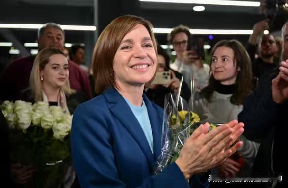 感谢乌克兰为维护我们国家的和平与自由所做出的努力——摩尔多瓦总统桑杜在俄乌战争四