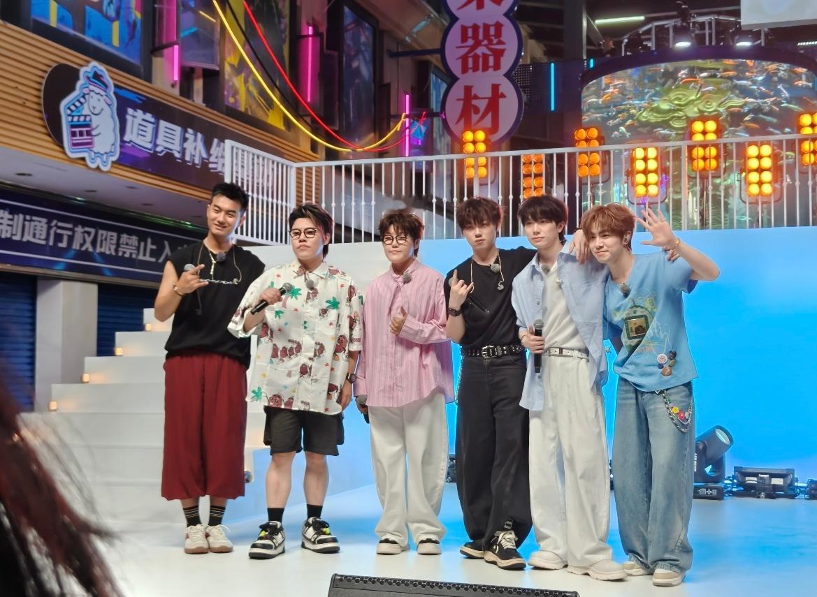 内娱讨薪综艺优酷推动重启这件事的后续还挺好的，有平台重新接洽的话，七子终于好起来
