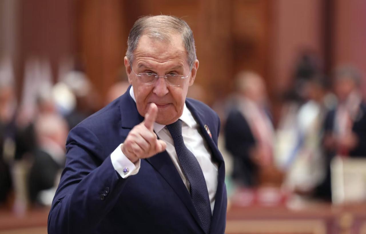 12月10日，俄罗斯外长拉夫罗夫直言不讳：“压制某个东方大国的本质原因，是它在美