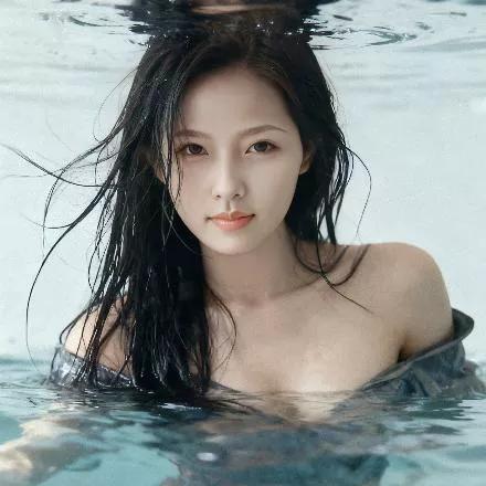 水下仙女，沉醉的美丽梦幻水下场景 梦幻水下仙子 水中氛围感美女 水下仙女照 水下