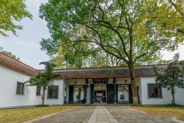 中国最美的十大书院
中国最早的官办书院是洛阳丽正书院，成立于唐开元六年（718年