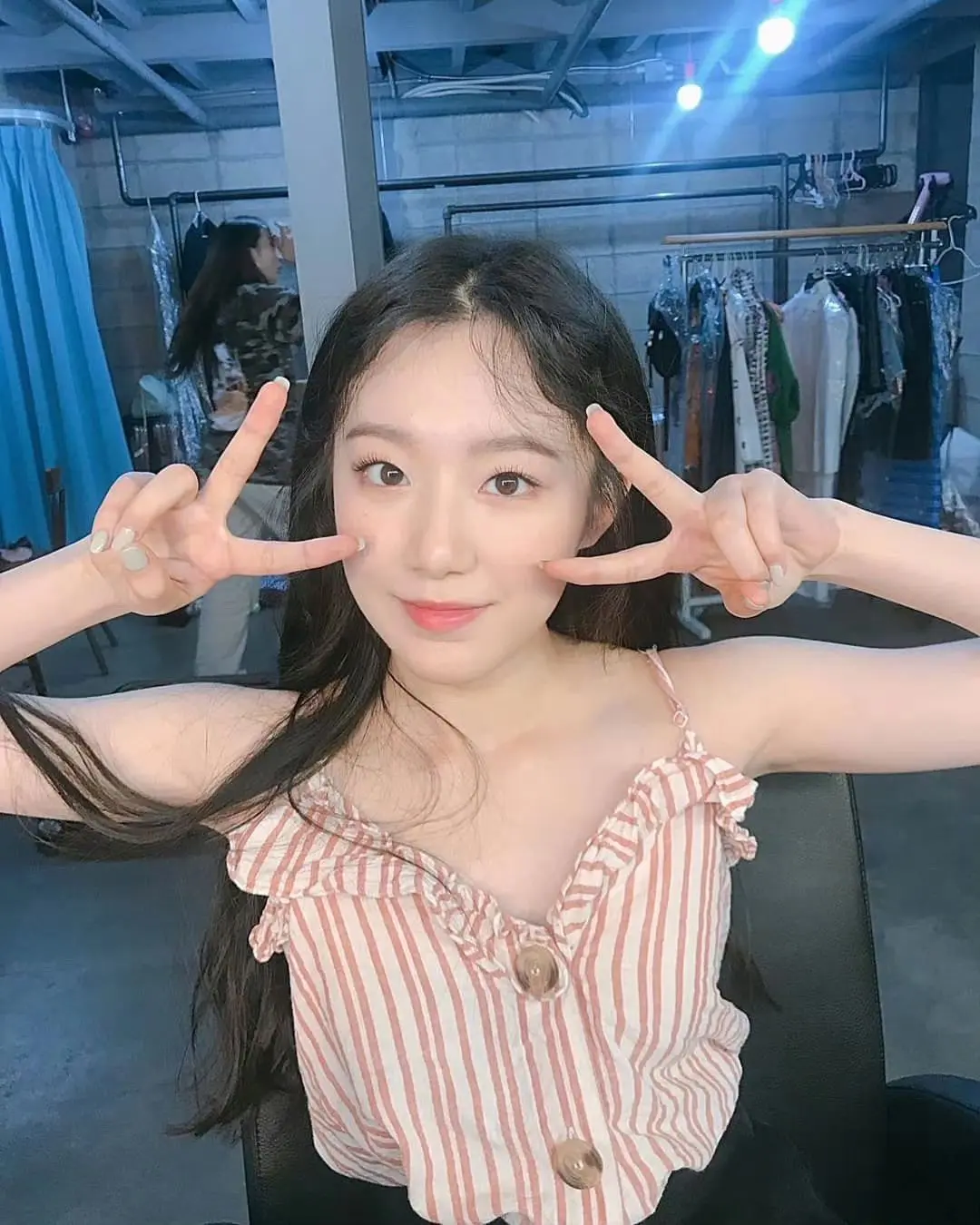 官方ig 180816更新  （补）  文案“[슈화] 여러분 저희 ...