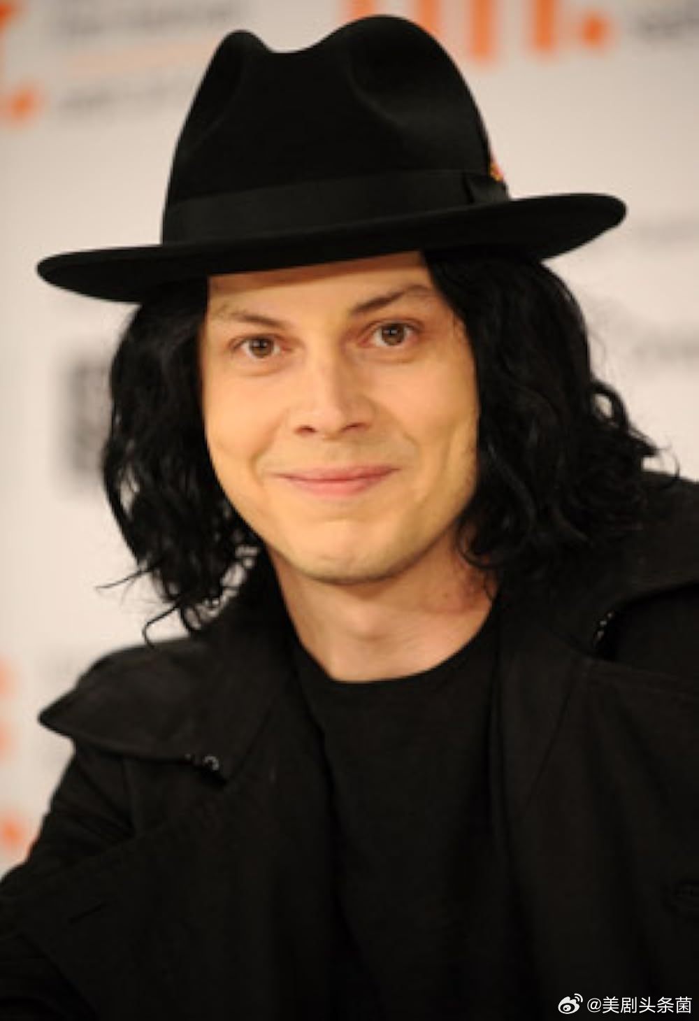 SNL宣布4月4日嘉宾阵容主持嘉宾：Jack Black音乐嘉宾：Jack Wh