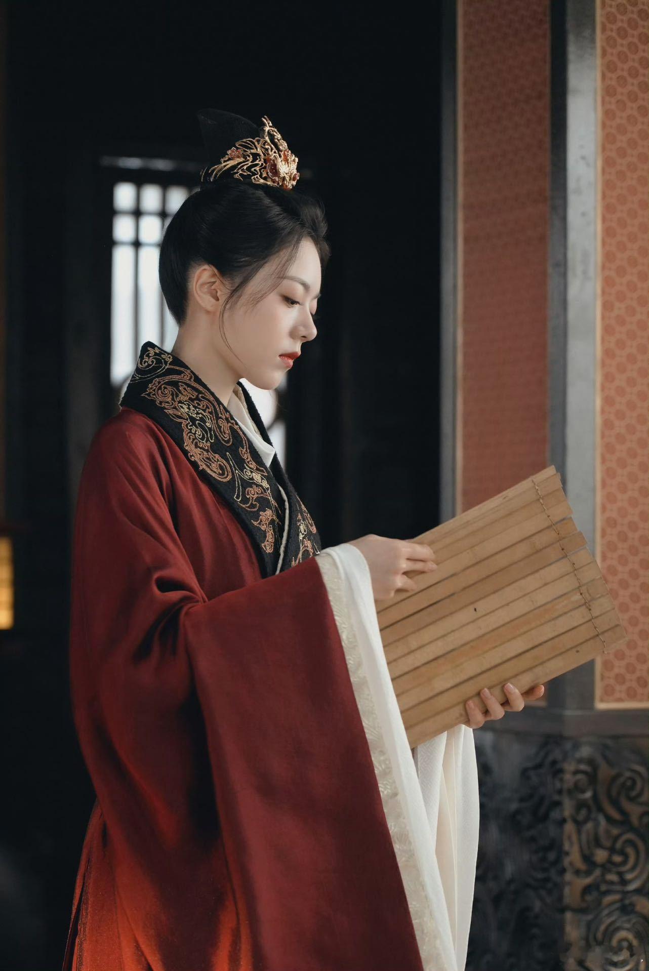 #李蓉38岁正是创业的年纪# 一直都知道李蓉是一个非常有想法的人，可是还是会被李