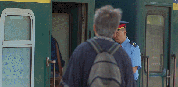 潘粤明这集我小时候学过 潘老师一出场，《背影》名场面照进现实！严肃的师徒告别，秒