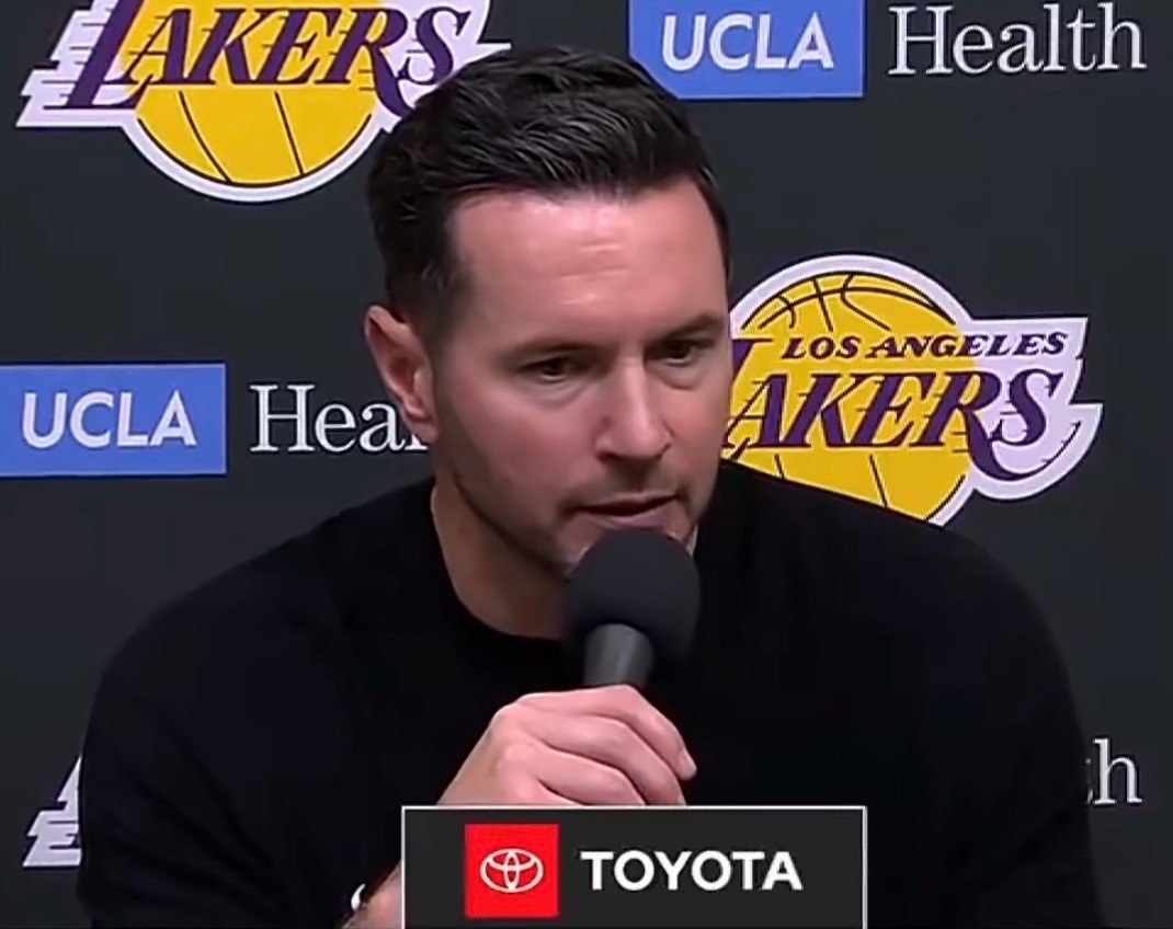 雷迪克：“建立球队的风格很困难，我还在努力寻找答案，也许这只是个借口，很可能就是