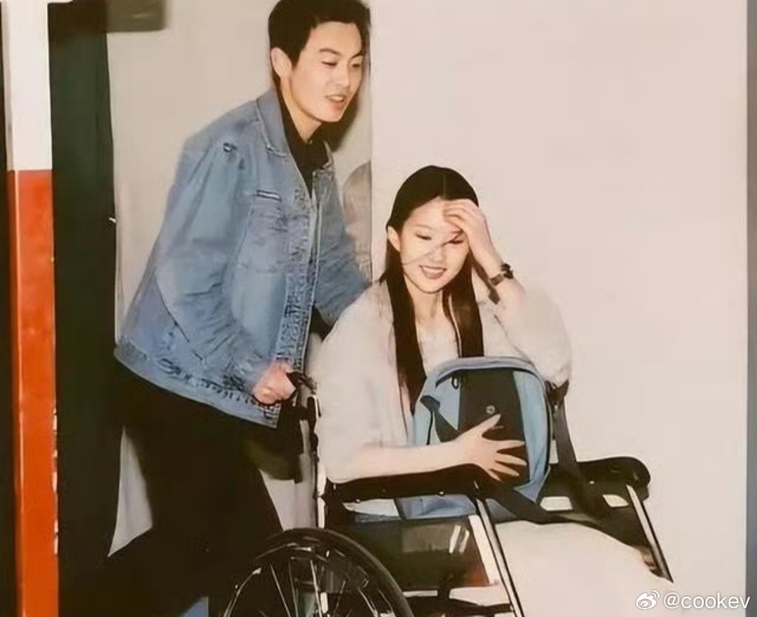 刘亦菲自曝上学时没人追，看了她的学生照，是我我也不敢！ 太清冷了 