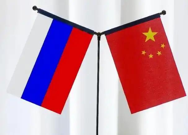 中俄边境线摆在那里，俄罗斯却偏要绕开直通路线，转头借道蒙古和哈萨克斯坦，这算盘打