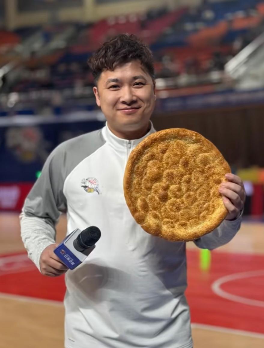 新疆MC，该把话筒从“复读”模式切回来了

“我们赢了！”“这里是哪？”，这两句