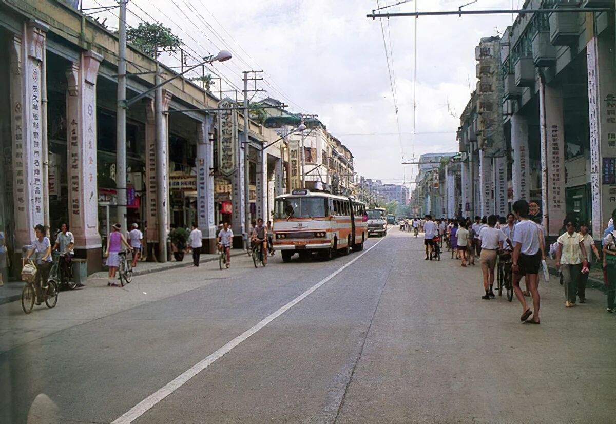 【纪实摄影】1990年代，上海。历史老照片