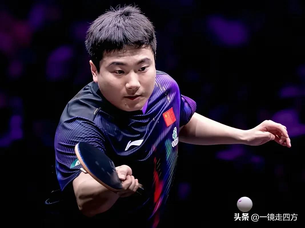 澳门乒乓球世界杯男单小组赛一场焦点战，首轮爆冷输给阿根廷球员西恩福特斯的梁靖崑对