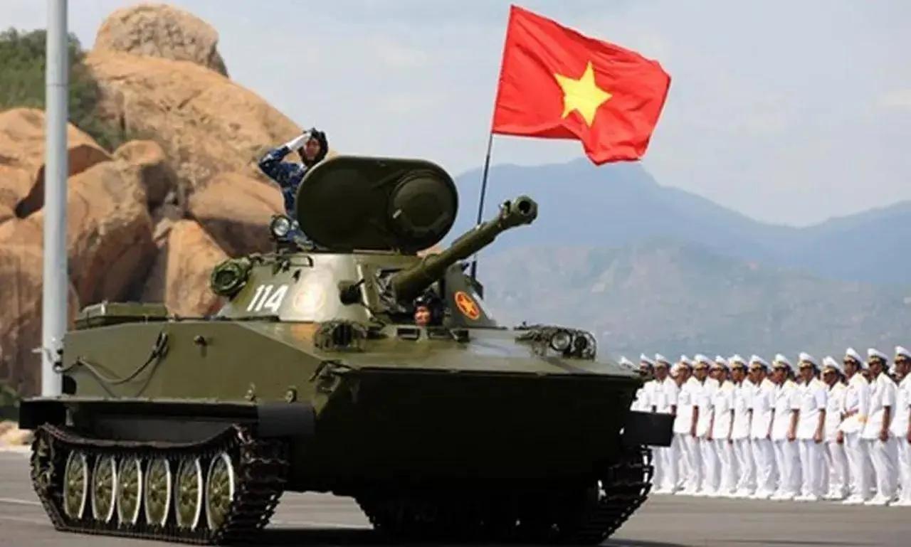 重量轻却能挡住穿甲弹，越南新一代战车高调登场，揭秘背后的技术反差。

现代装甲武