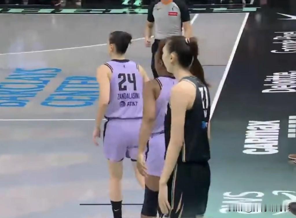 韩旭替补4分钟三投全失贡献1助攻，自由人半场落后女武神12分！北京时间2026年