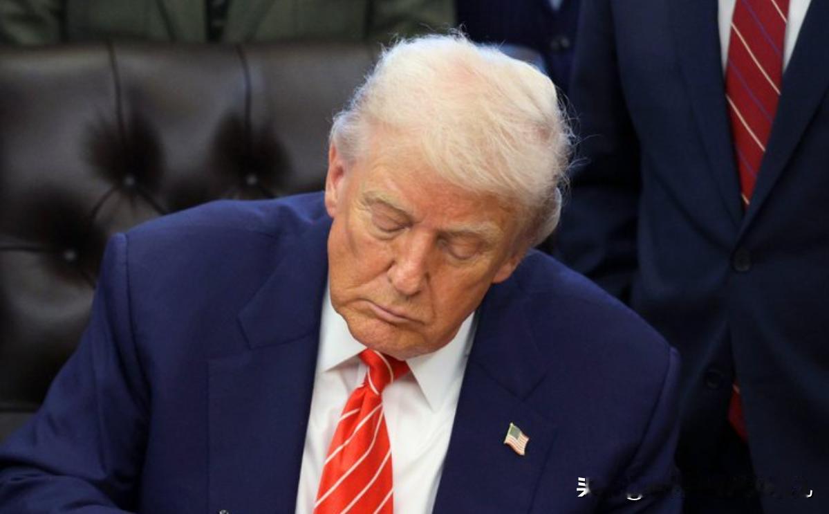 美国军方动用F-35战斗机击落一架伊朗无人机！特朗普表示，美国正在与伊朗进行谈判