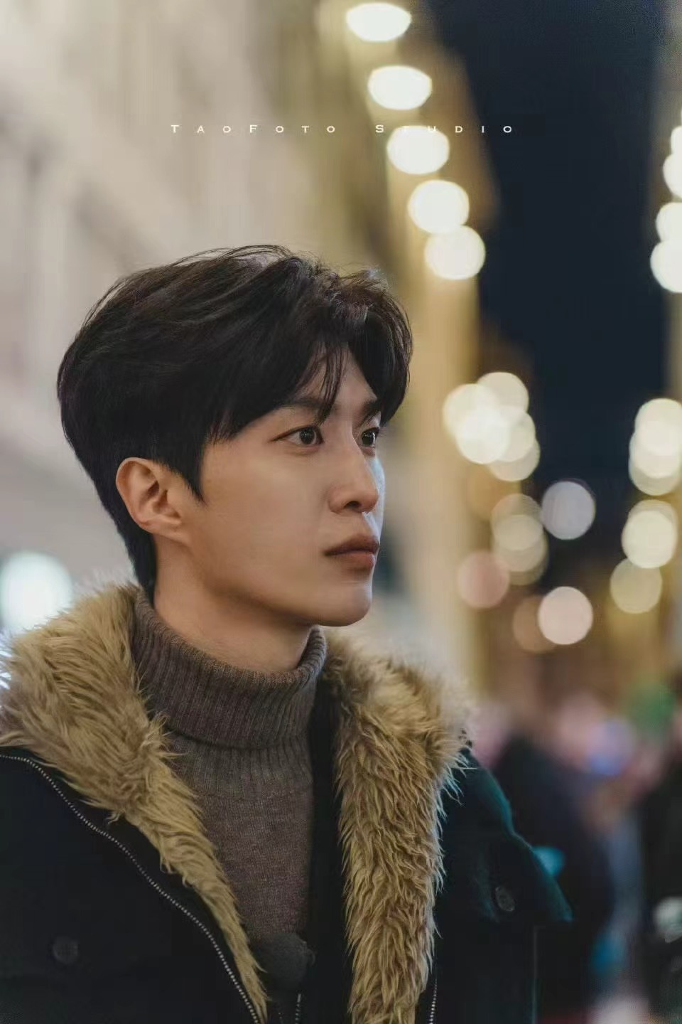 范丞丞王安宇你俩在意大利拍电影呢 不知道的以为范丞丞王安宇在意大利街头拍电影呢，