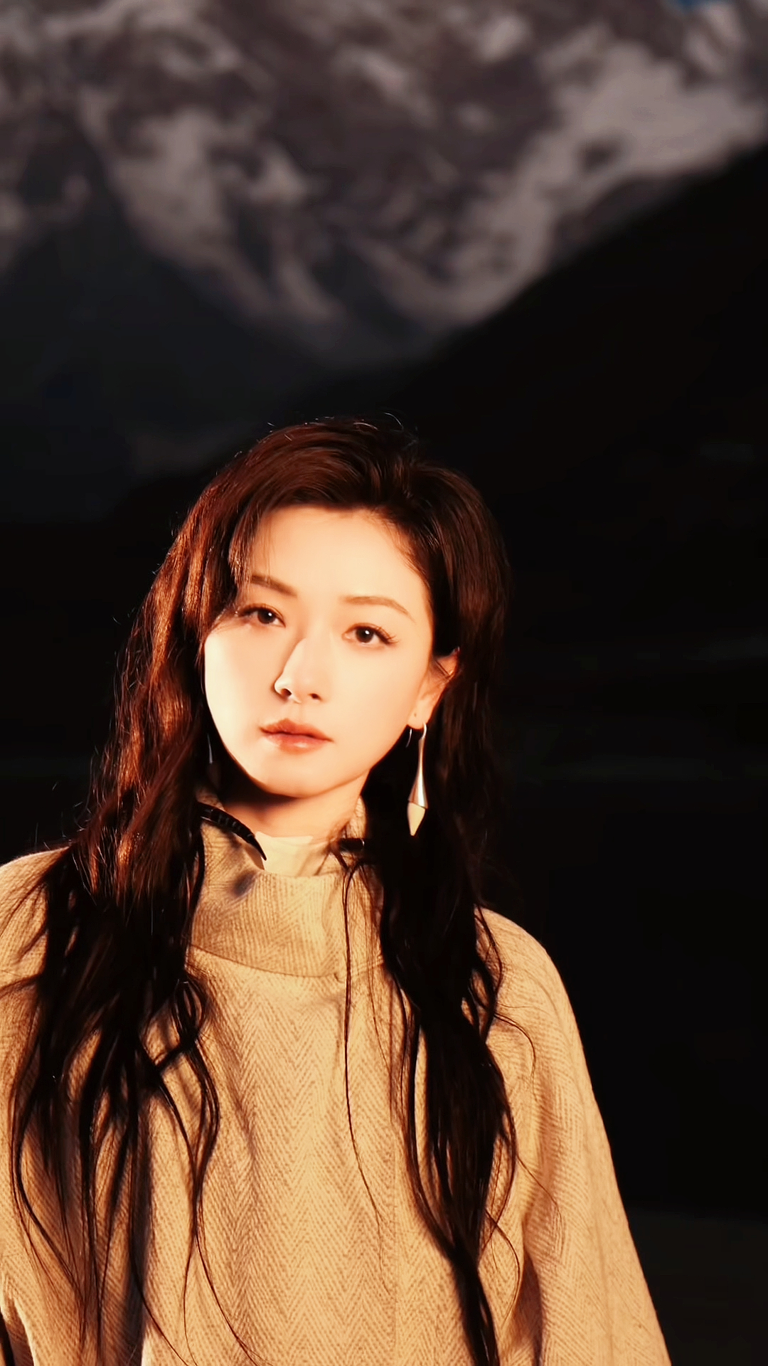 万茜 ｜万茜好明媚的一张脸 ｜万茜公路文女主有脸了 骨相之美，经得起光影最苛刻的