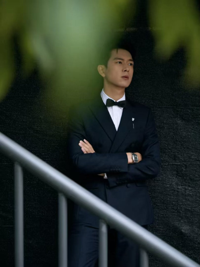 李现终于原谅现偶了 李现的现偶回归之所以让人这么激动，是因为他演男主从来不靠人设