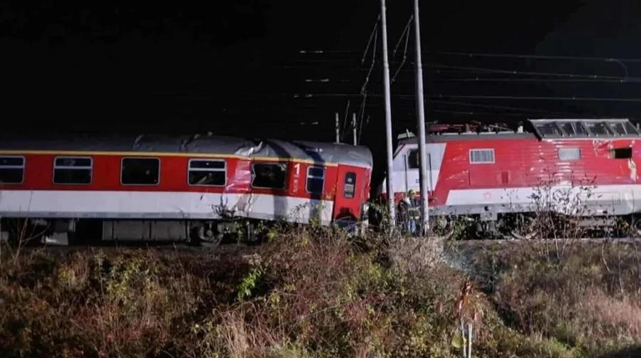 也许，欧洲一些国家的基础设施真的太老旧了，总是频繁出事。

昨天晚上，斯洛伐克境