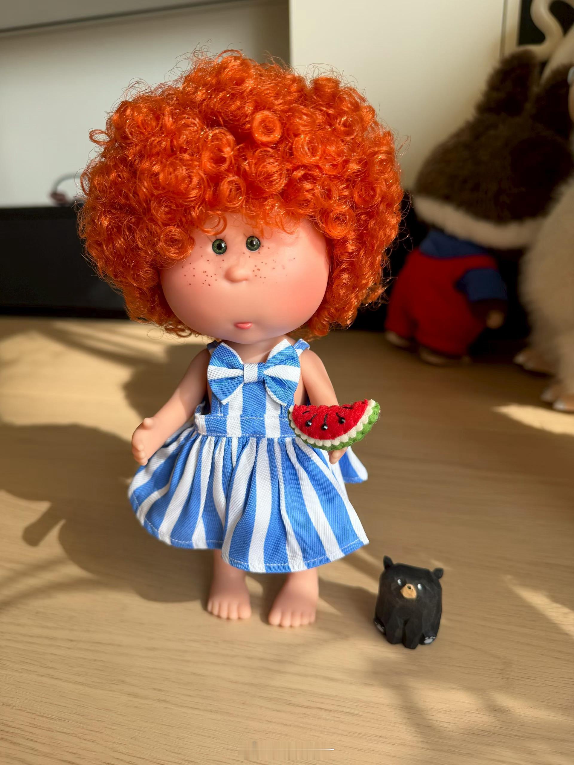 许愿西瓜发圈夏日炎炎，许愿西瓜🍉是超级爱吃西瓜的一家人羊小李女孩羊小李leol