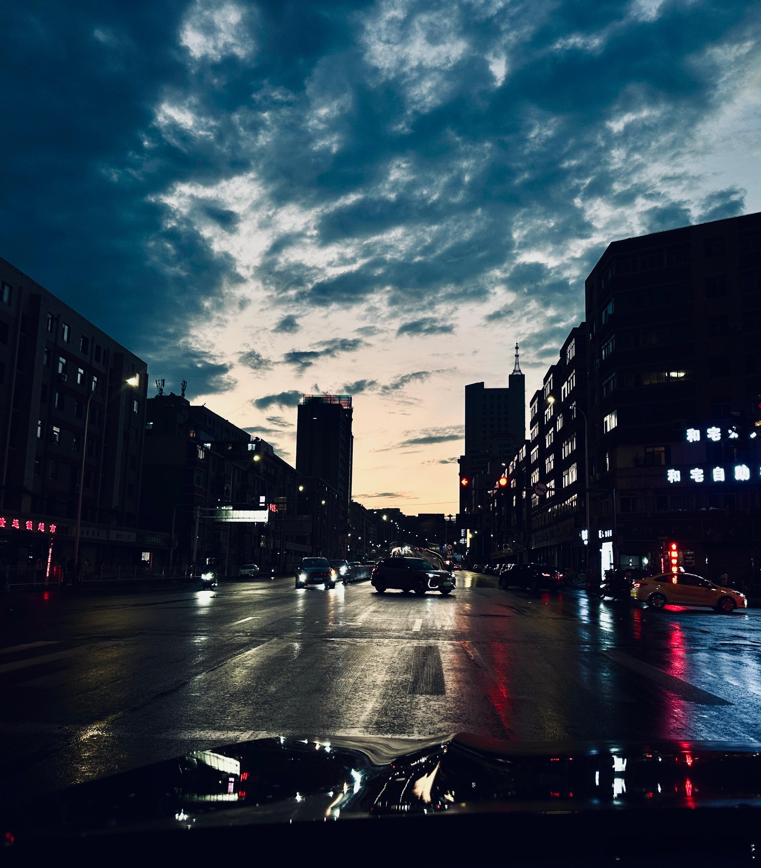 且行且看且从容，且停且忘且随风。好梦~~~ ​​​