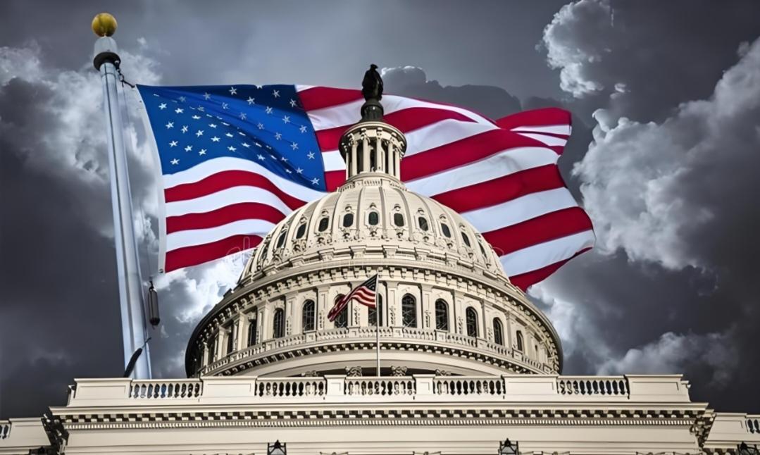 美国是个畸形国家，对外盗匪嘴脸，对内想着法剥削民众，外表锦绣，内里败絮。美国不是