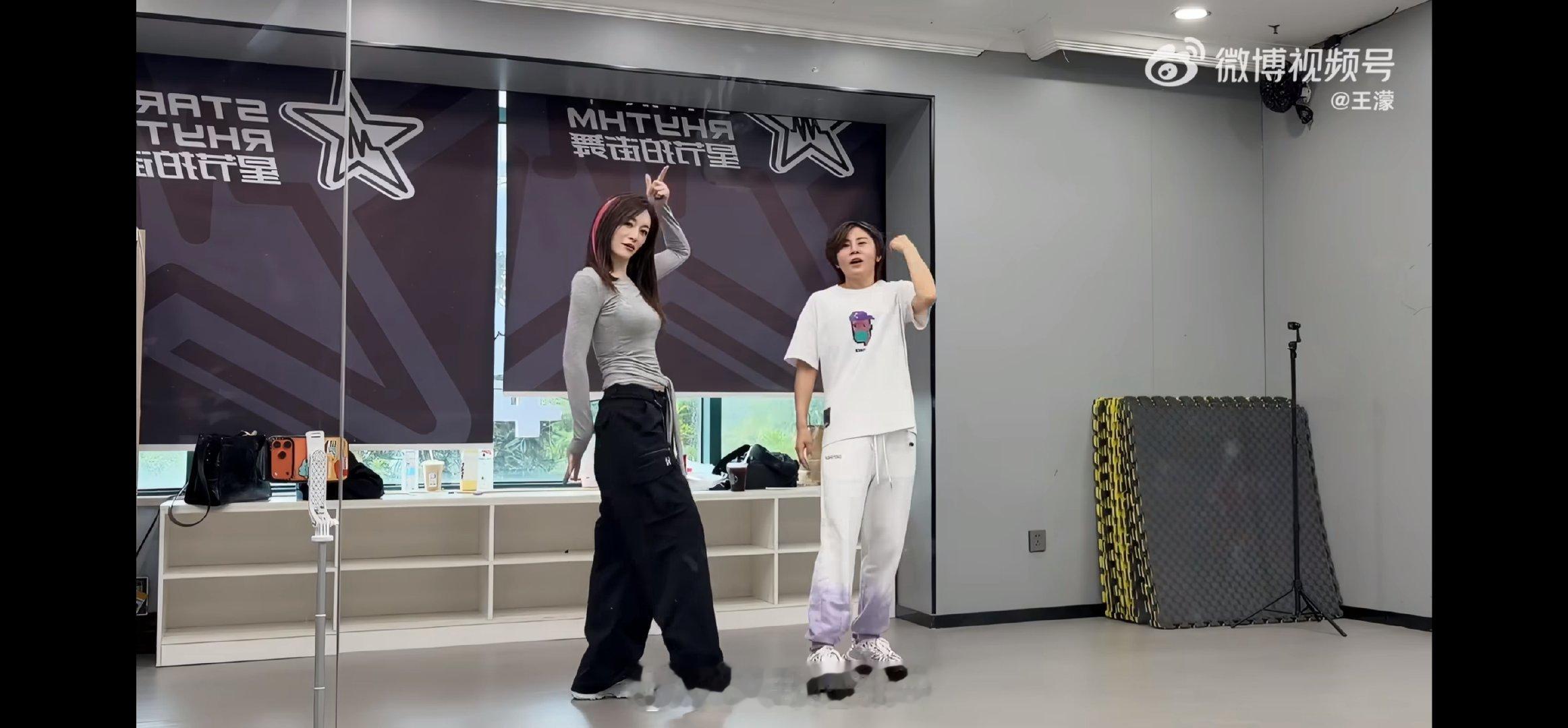 李小冉王濛普通disco共创王濛教李小冉普通disco李小冉初次接触普通disc