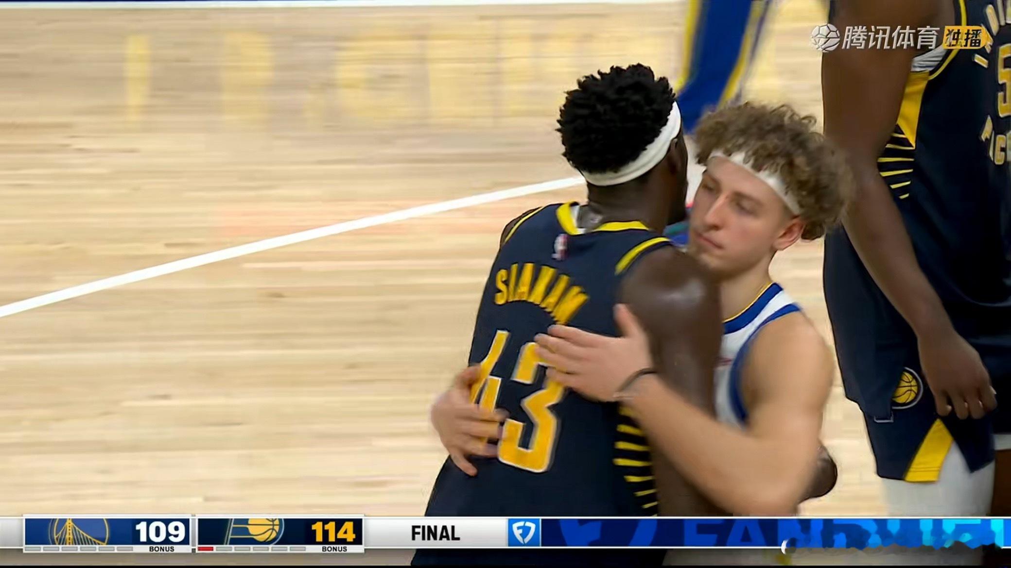 末节逆转！步行者114-109战胜勇士取得赛季首胜。末节步行者轰出一波21-5进