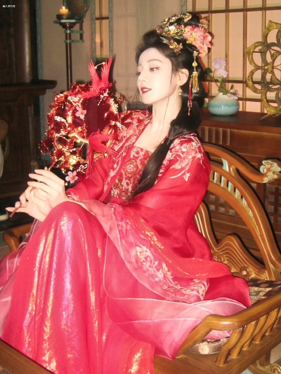 白日提灯迎来了真正的宣发期白日提灯非常好看啊 真正的女强剧