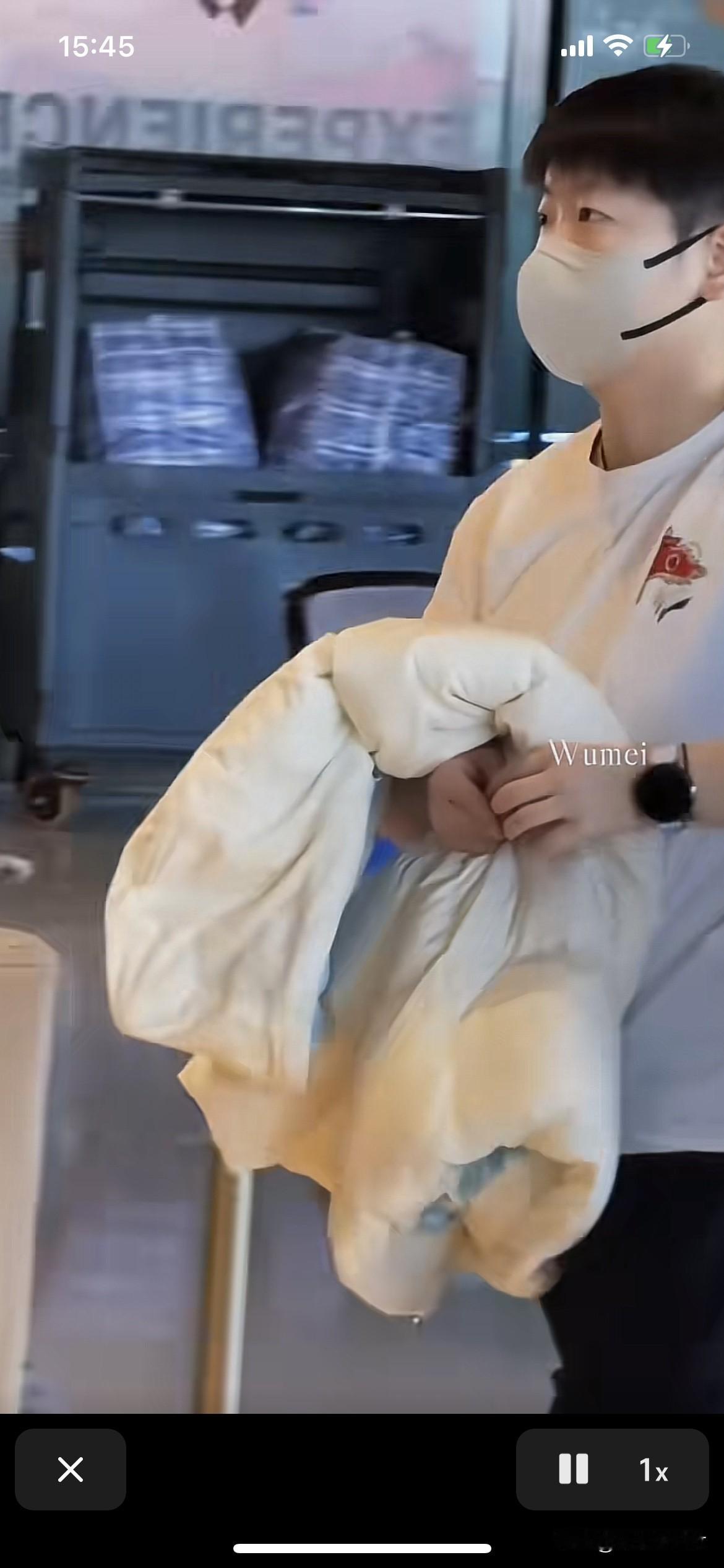 王楚钦孙颖莎到香港酒店了。
香港真的不冷。27度。成都冷 香港热[捂脸]体验冰火