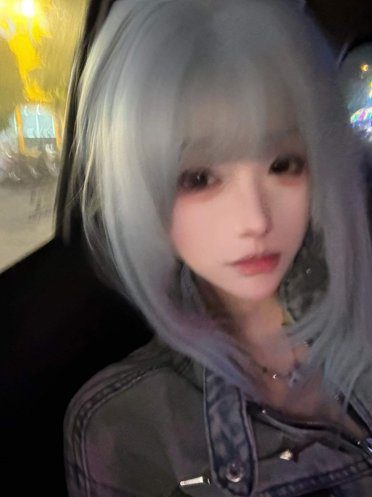 可你唉的时候我就好像被摘掉触角的蚂蚁。