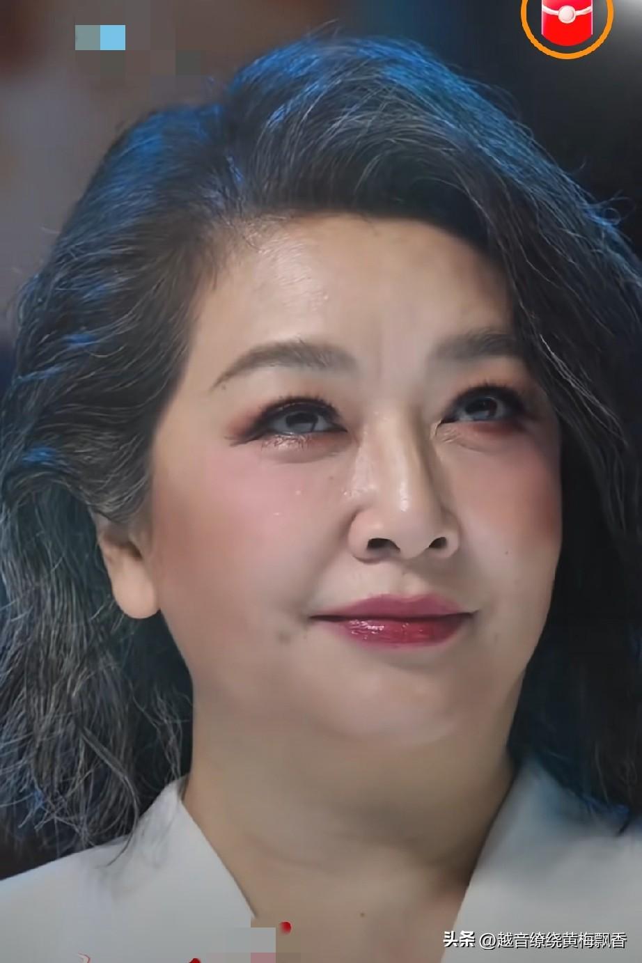 江珊发胖了，胖的都没脖子了，但是一点也不丑，而是浑身上下散发出一种成熟女人特有的