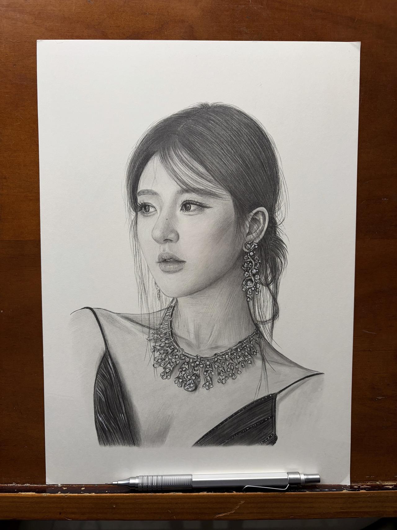 铅笔手绘 手绘肖像 人像素描 赵露思 画画