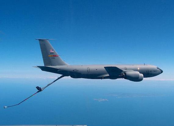 被伊朗揍得满身补丁的美国kc-135空中加油机
2026年4月12日。英国航空摄