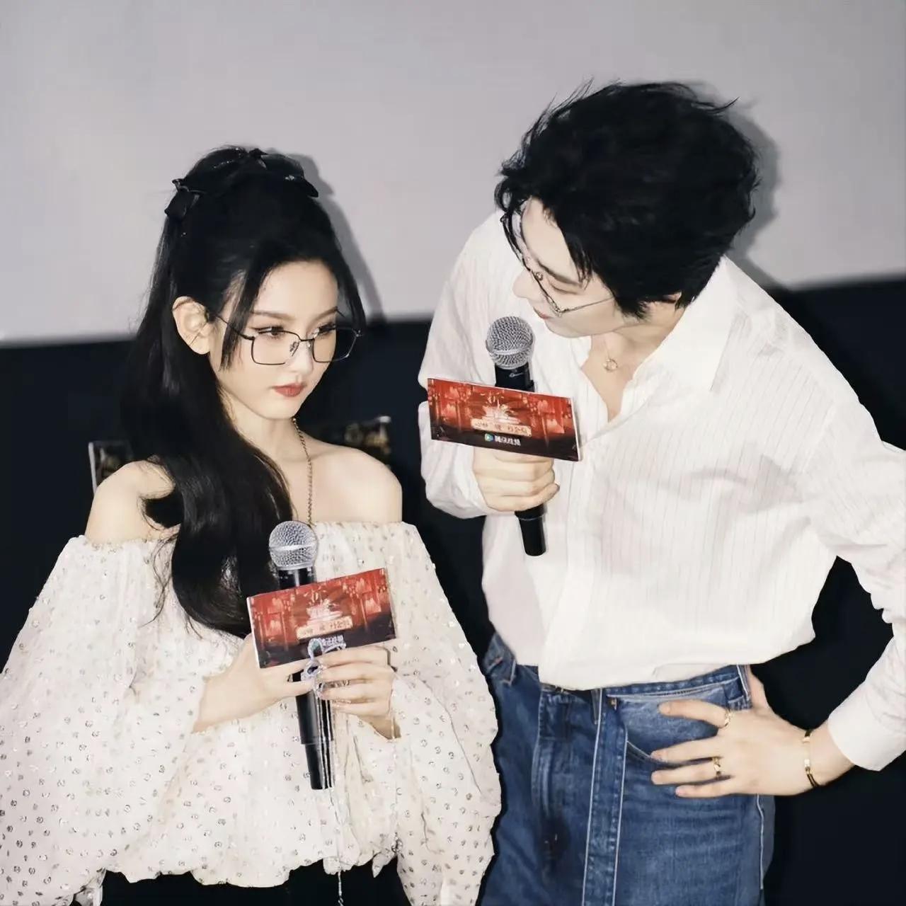 要说他俩没事儿，谁信啊？明明看着身高不可能，可是人家就是被拍到在一起了。
刘宇宁