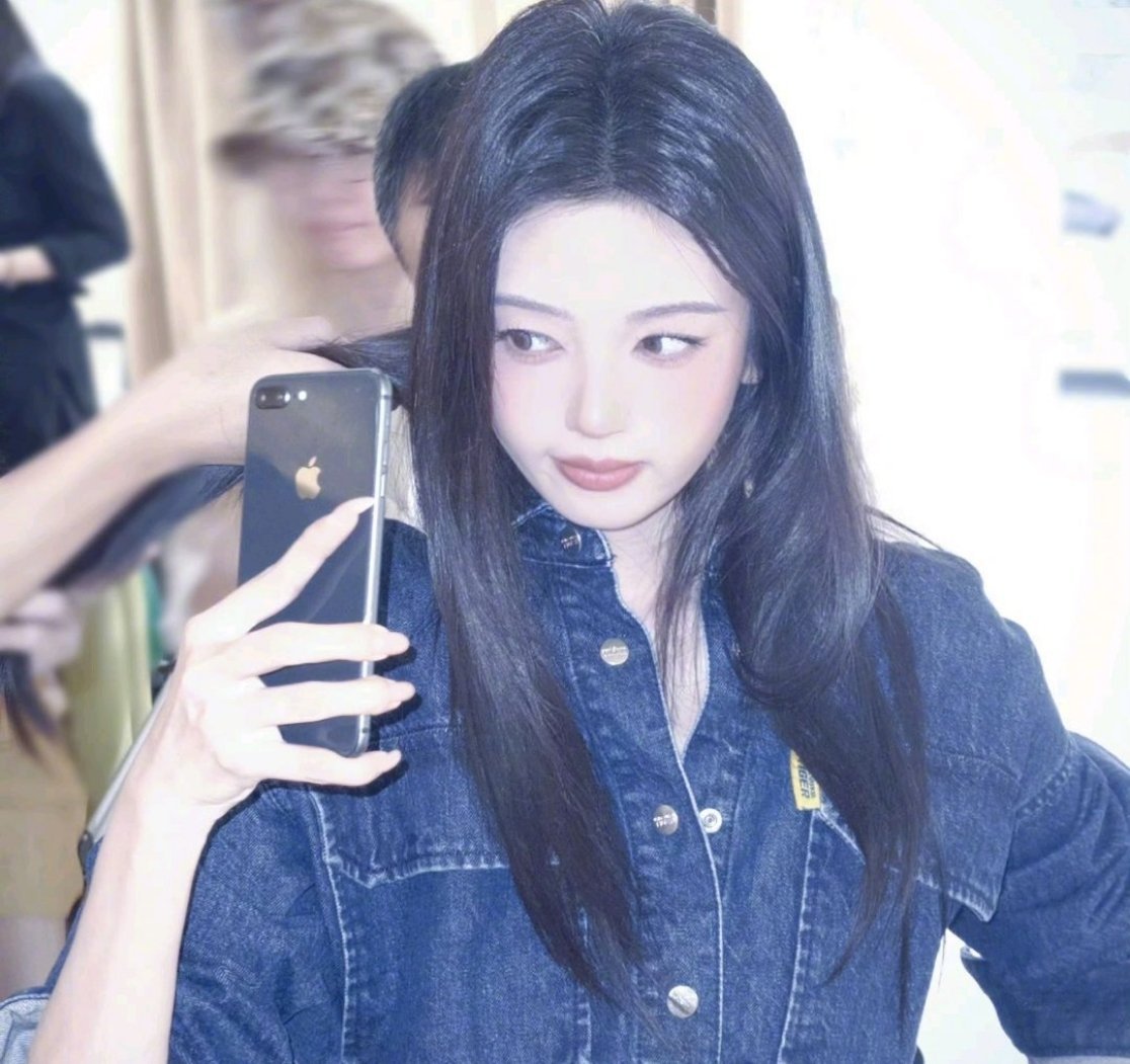 曝何瑞贤有孩子了 何瑞贤这个瓜看下来有点莫名其妙，就单凭网友几年前的口头偶遇，没