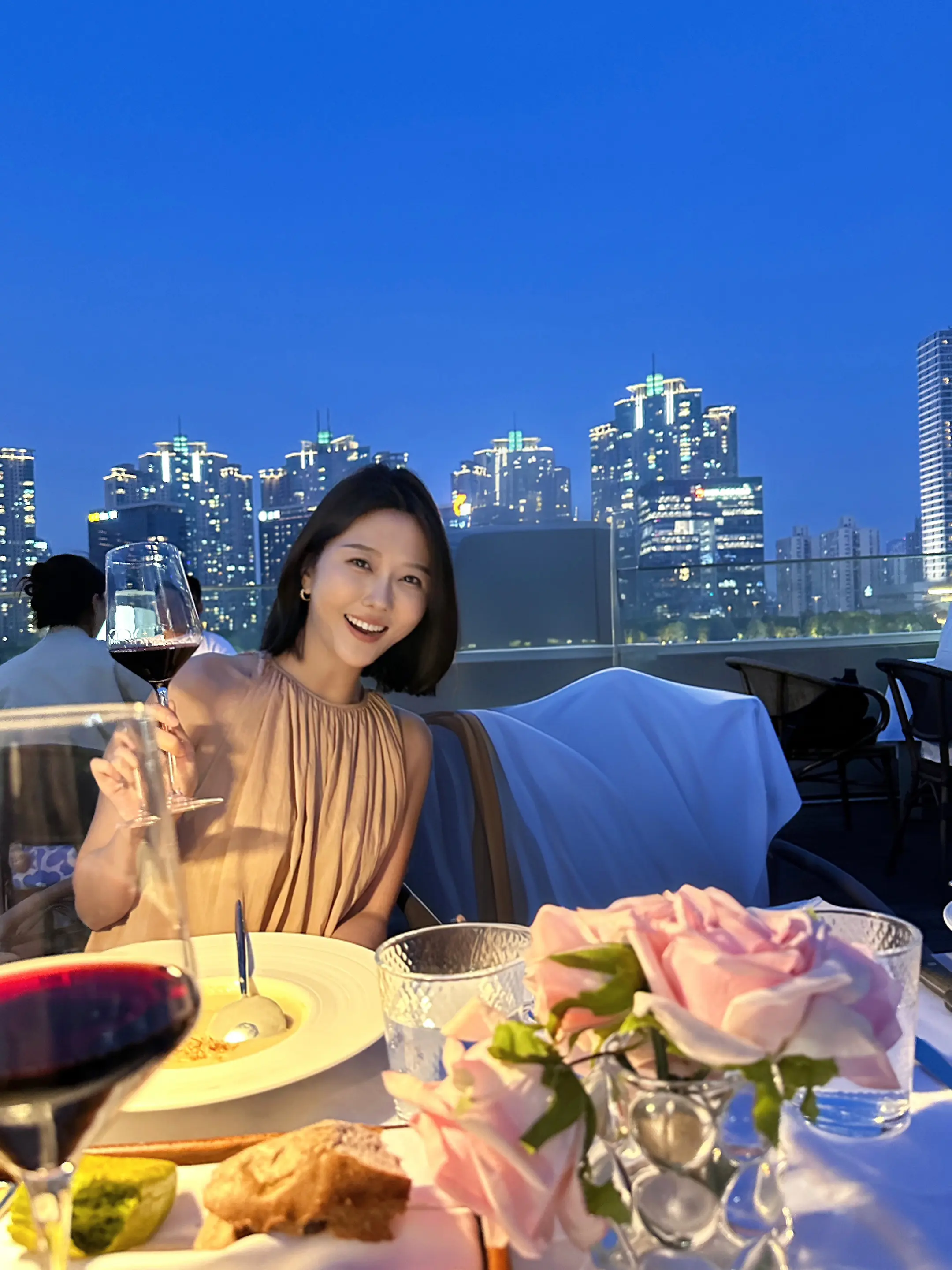 会在最上头的时候把对方删掉，扮演一个情感很淡漠的人