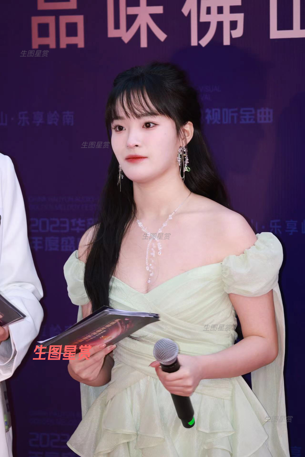 妙静鸥华韵视听金曲年度盛典红毯，可可爱爱的鸥宝[打call] ​​​