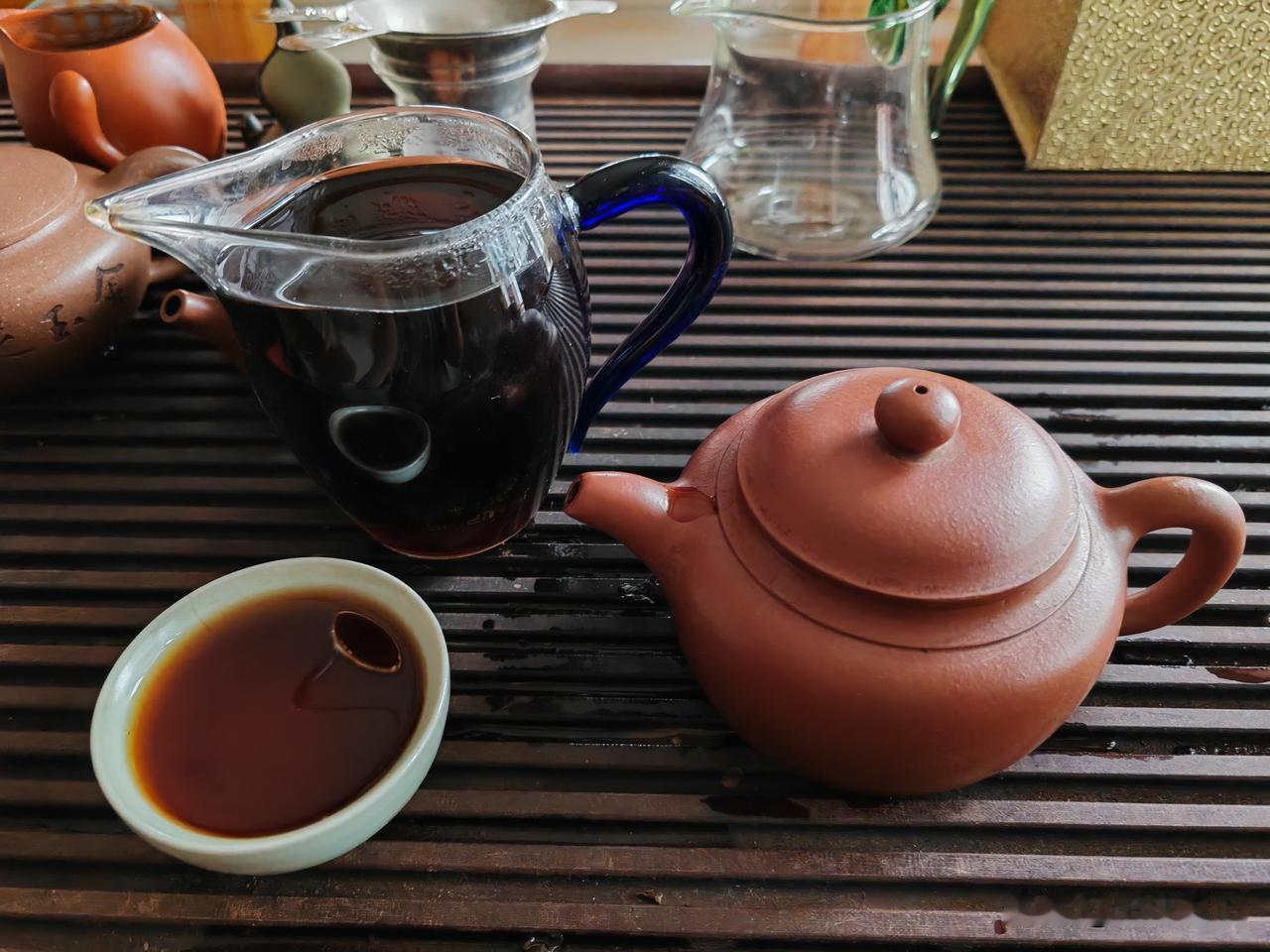 又品熟普地道茶

宋凤洲
2026.8.29

此款回归味，
追思已廿年。
茶汤