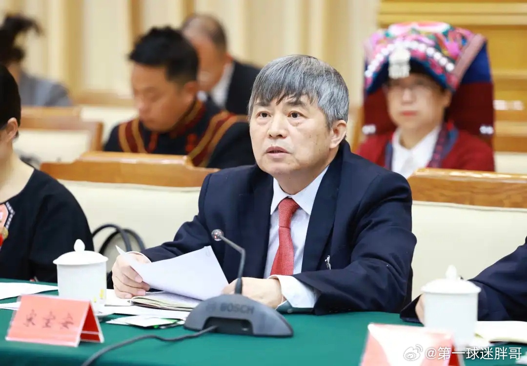 两会观察团建议鼓励大学生返乡创业 2026年全国两会期间，鼓励大学生返乡创业成为