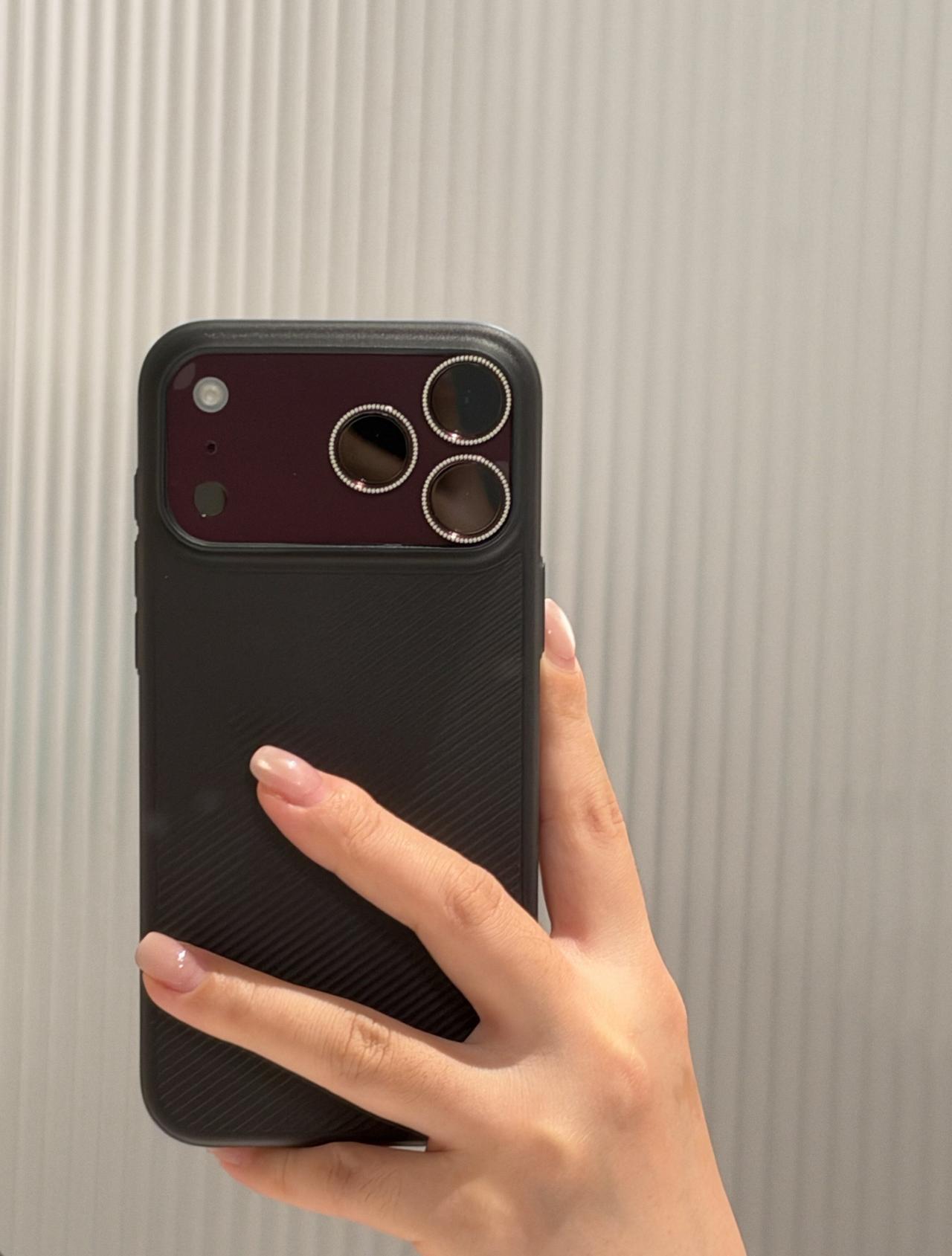 iPhone18ProMax/18Pro 酒红色机器搭配透黑色超薄波纹壳效果也可