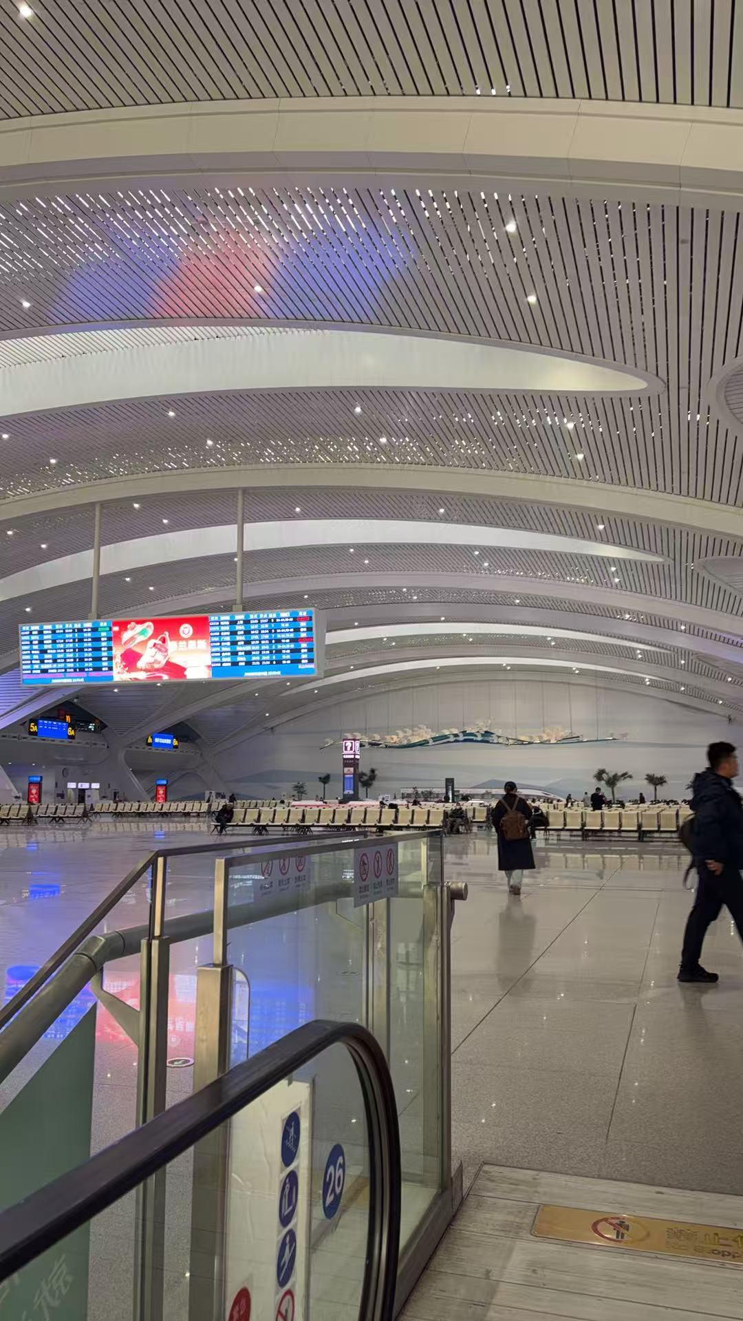 今日运势：乙巳年己丑月丙午日  2026.2.1日

鼠：整体运势下滑
牛：中吉