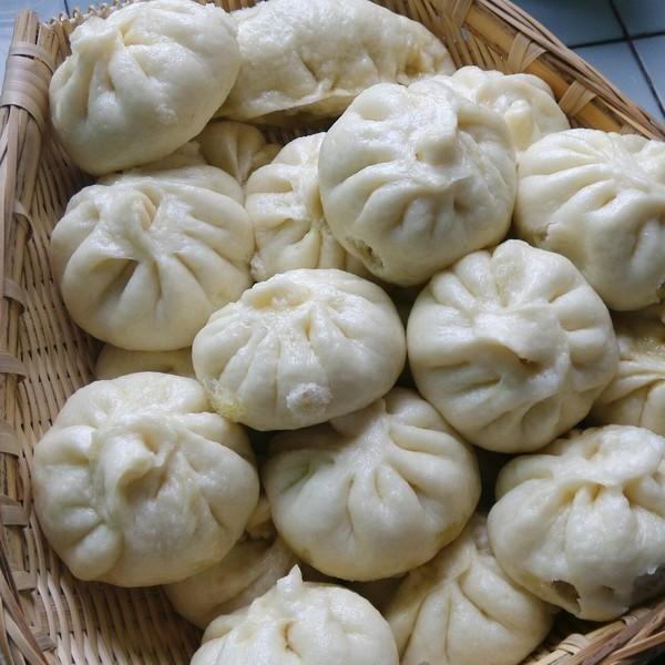 我气的不吃饭！我们一家6口人，我婆婆做包子蒸5屉！剩下的包子就一顿一顿热，也没人